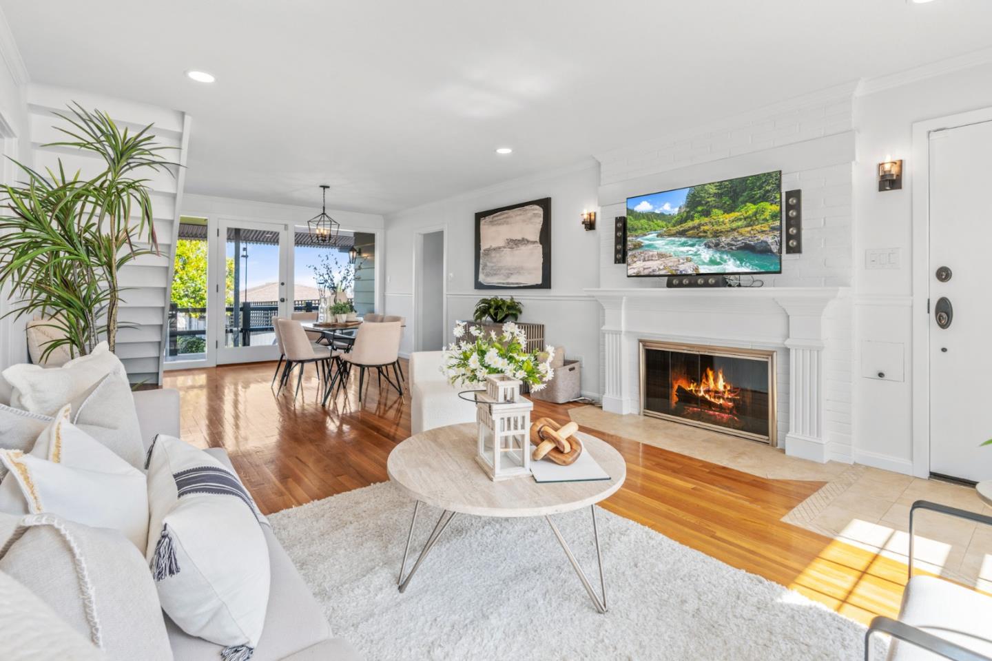 611 Santa Susana AVE