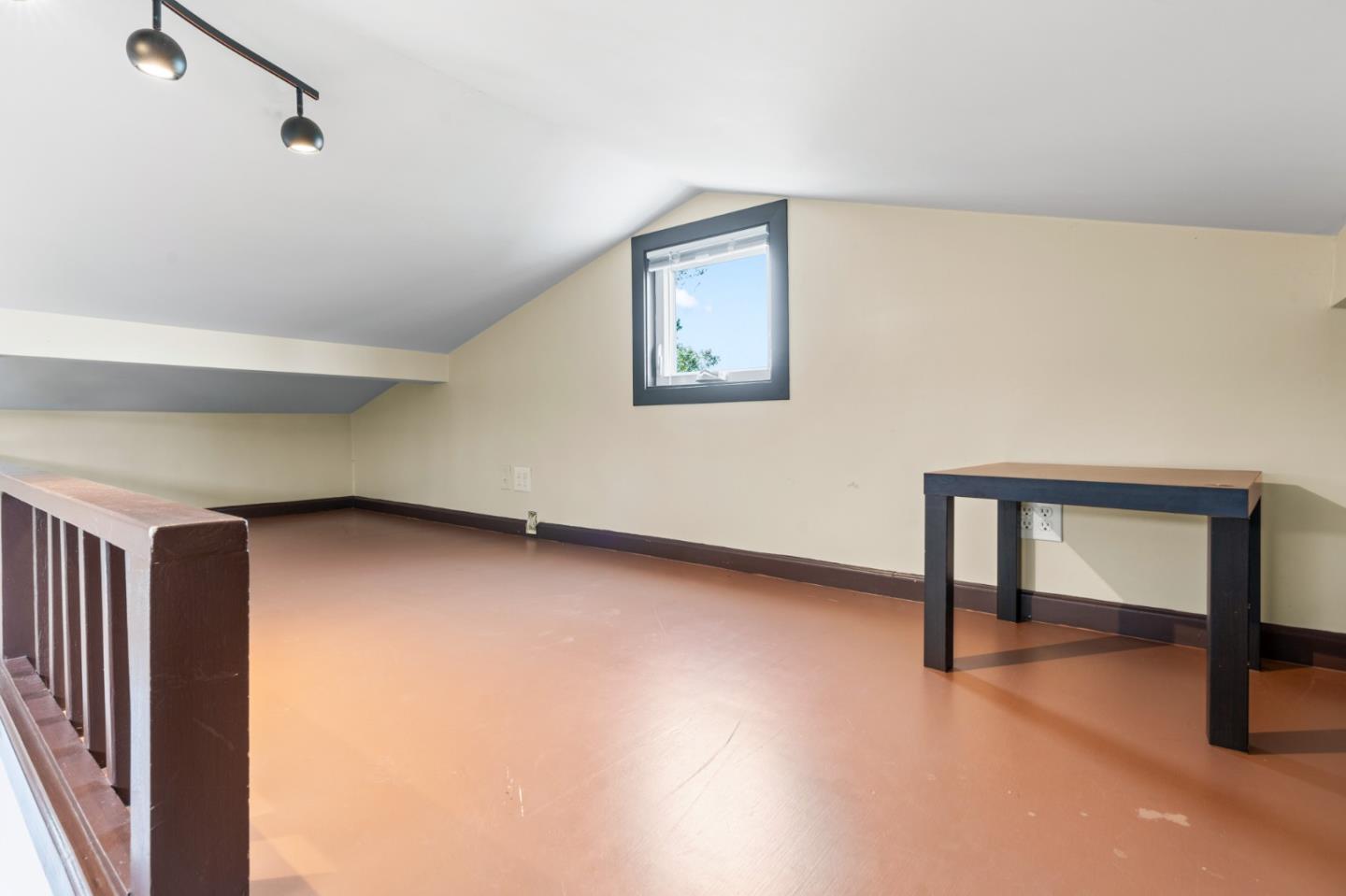 611 Santa Susana AVE