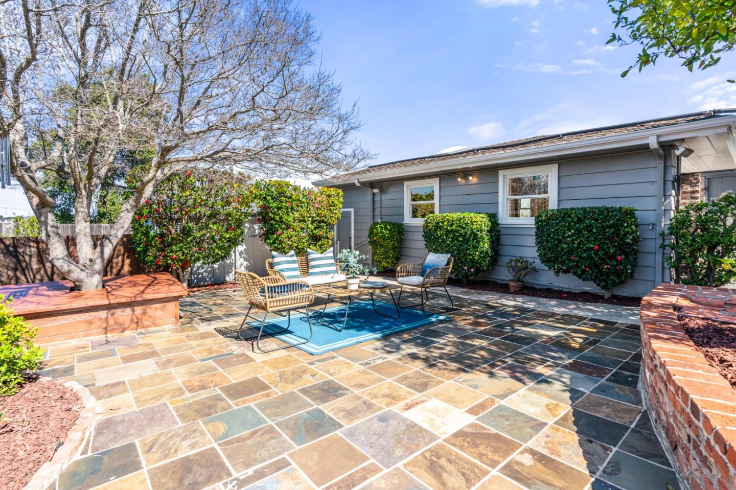 611 Santa Susana AVE