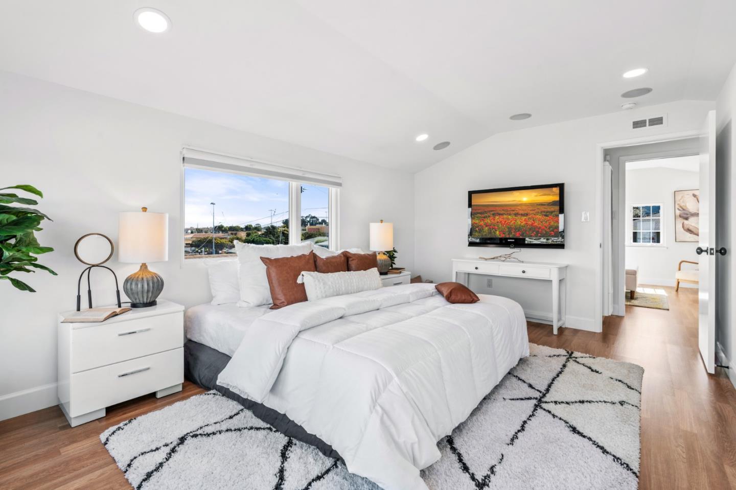 611 Santa Susana AVE