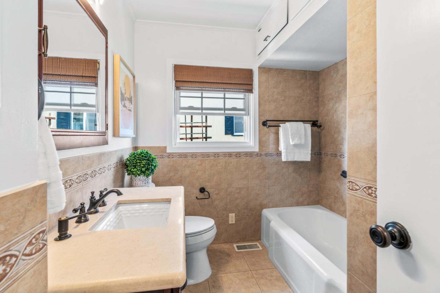 611 Santa Susana AVE