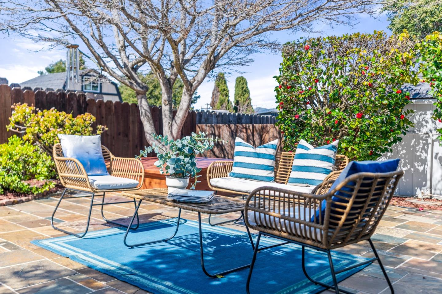 611 Santa Susana AVE