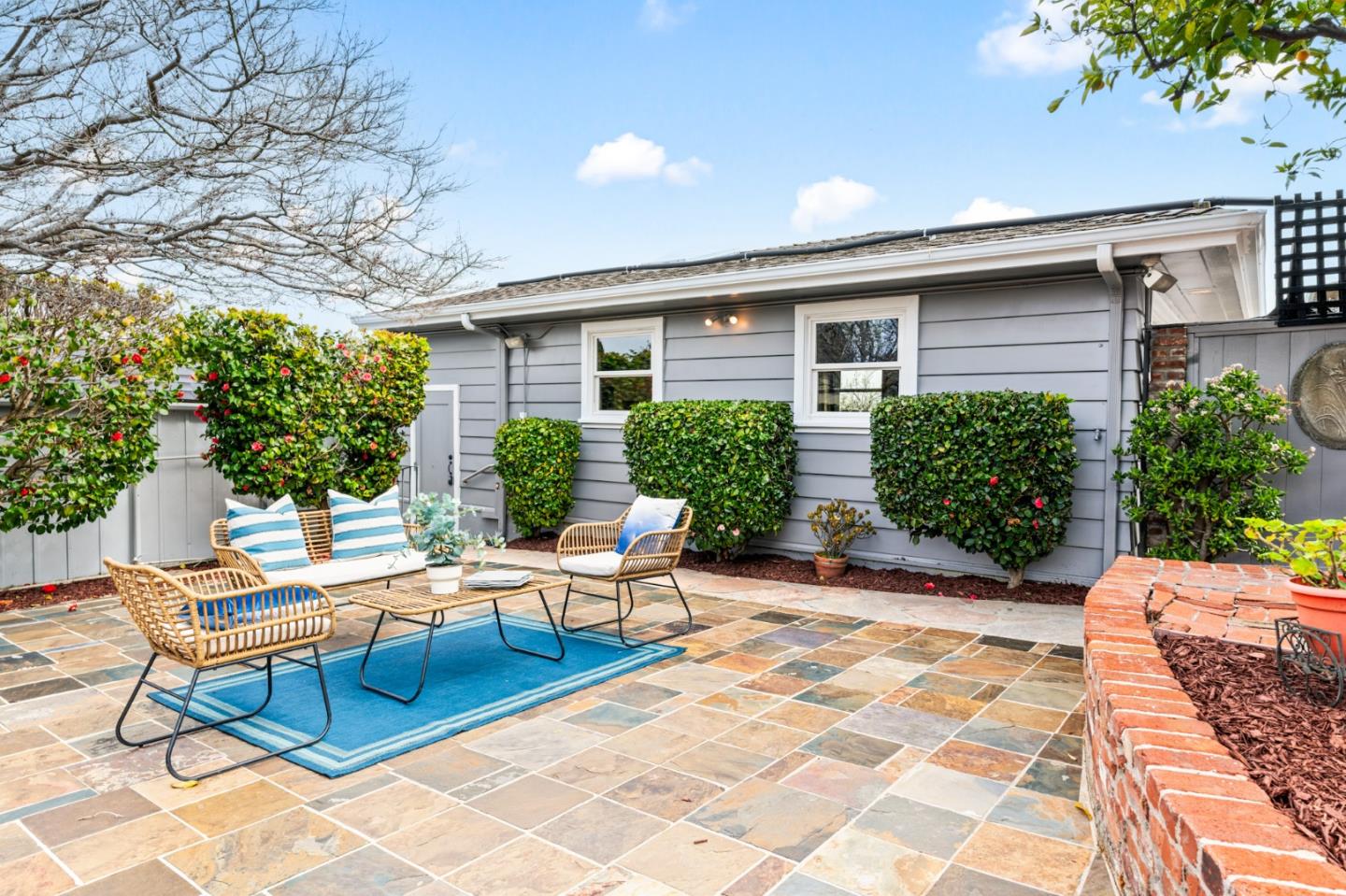 611 Santa Susana AVE