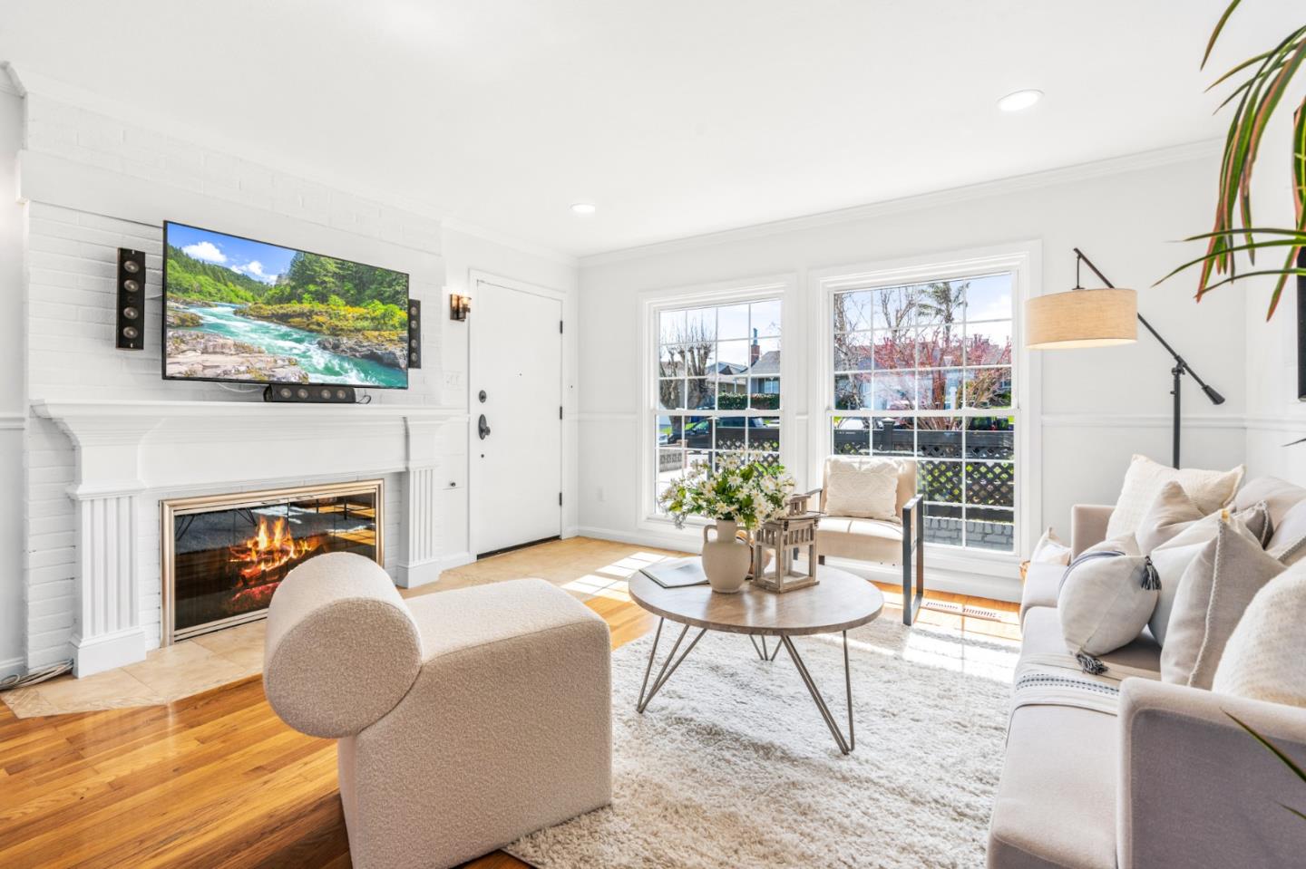 611 Santa Susana AVE