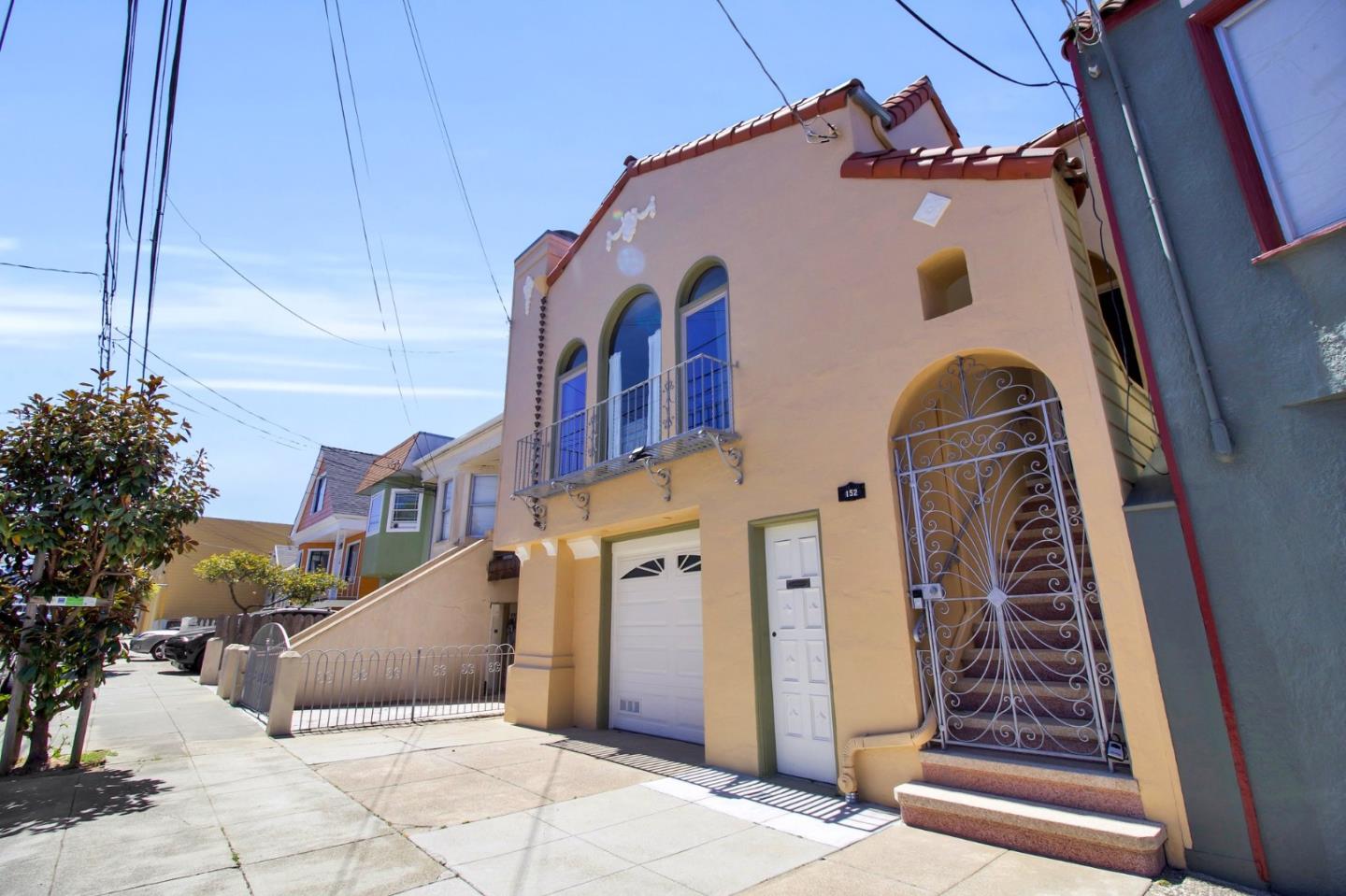152 Rae AVE