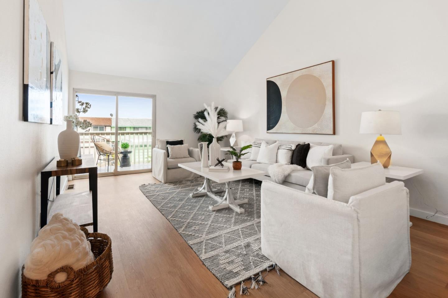 3949 Fairfax WAY