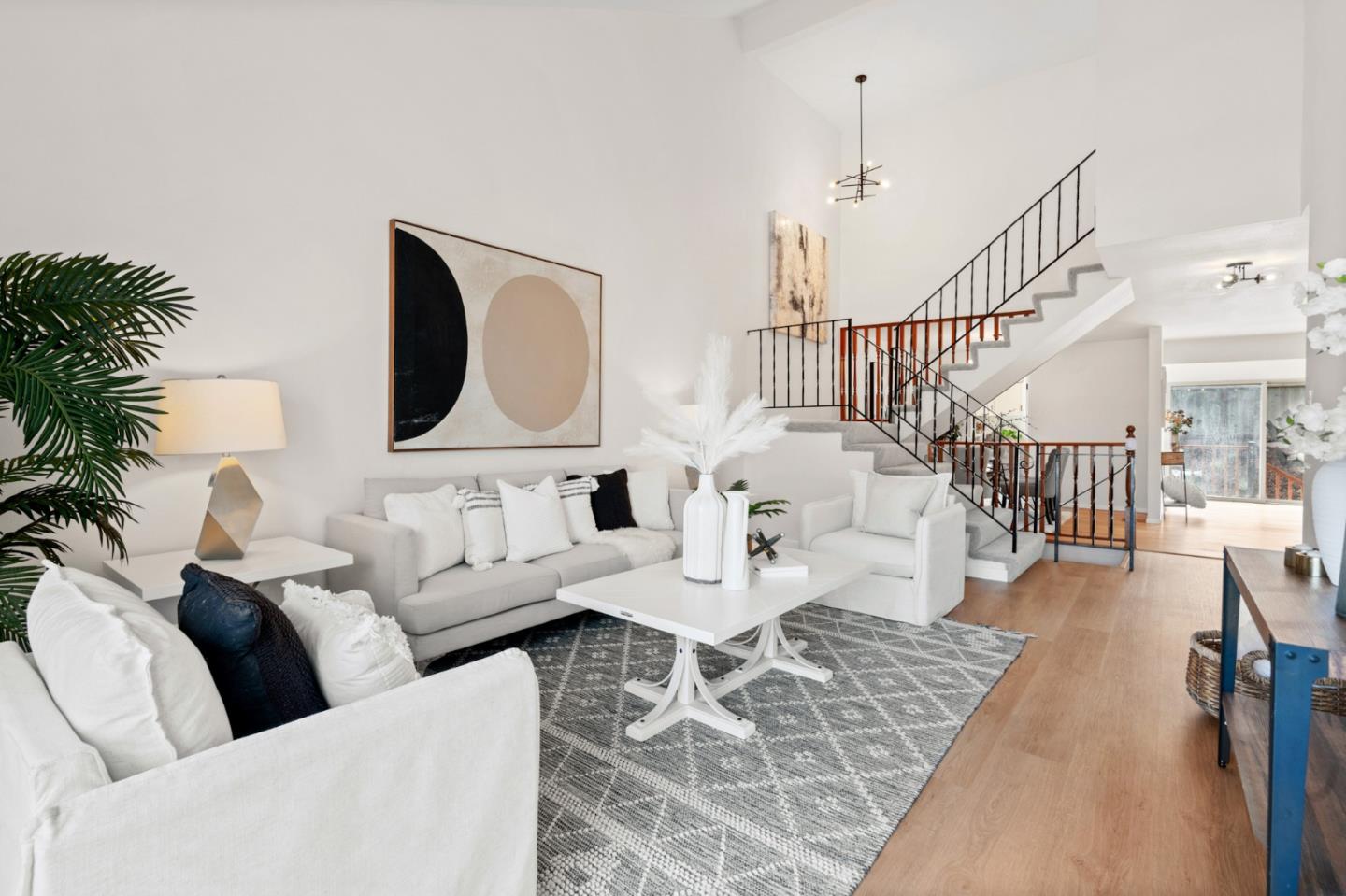 3949 Fairfax WAY