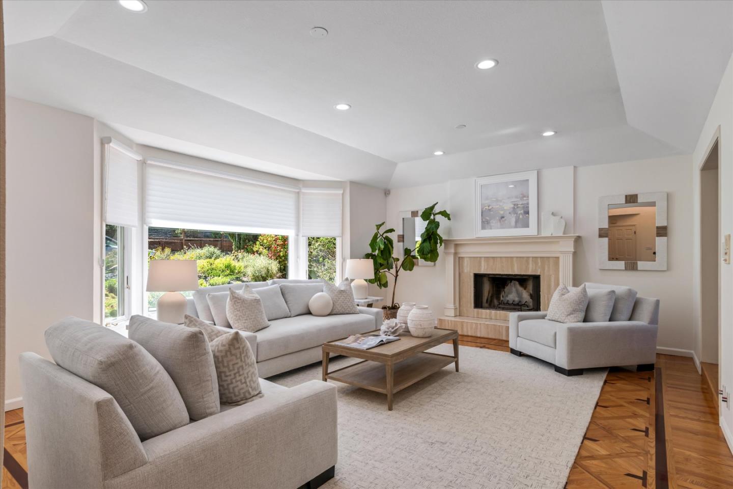 555 Exeter WAY
