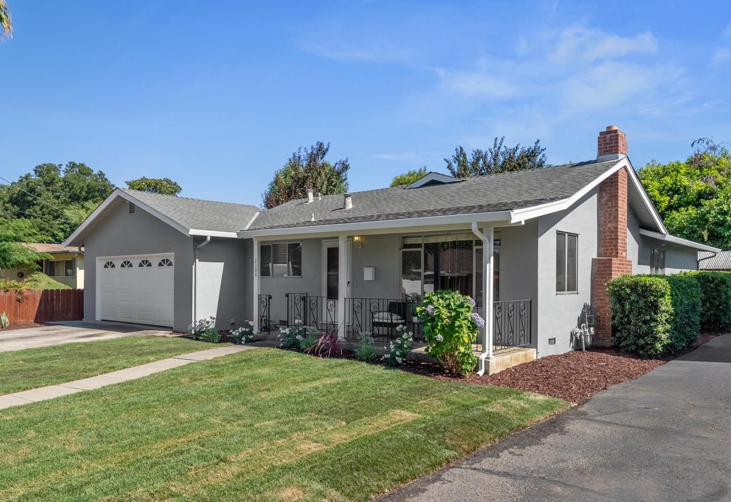 2106 Randolph DR