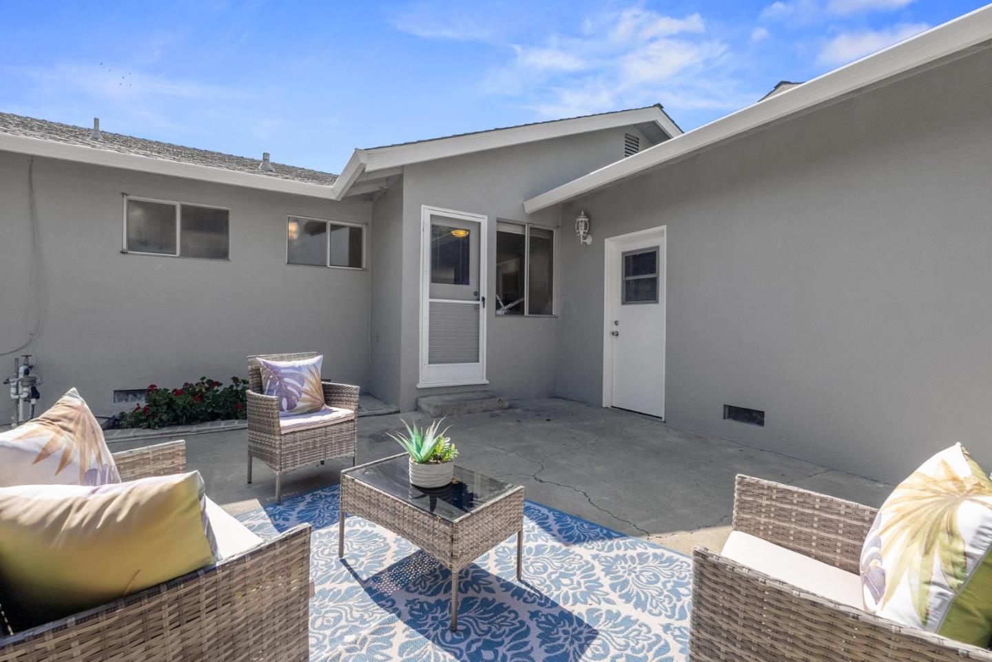 2106 Randolph DR