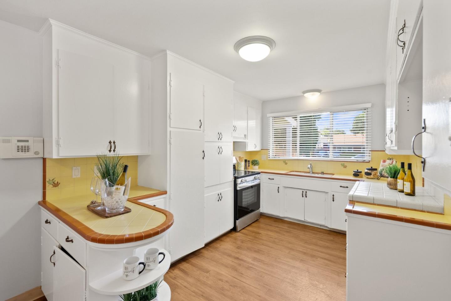 2106 Randolph DR