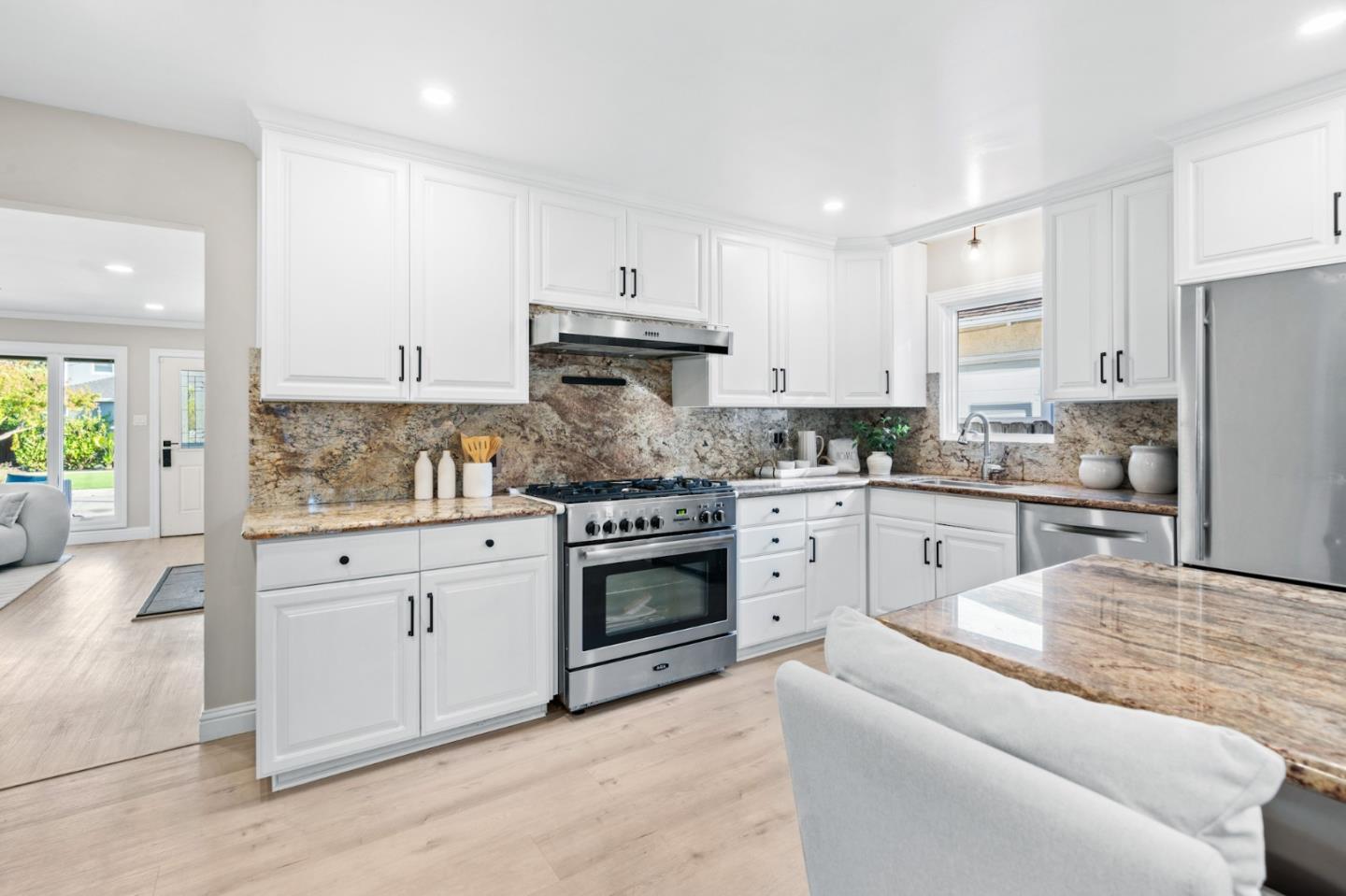 87 Mclellan AVE