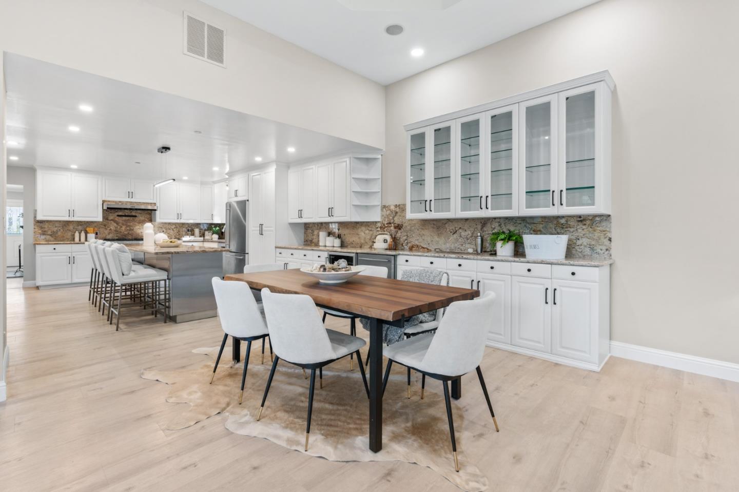 87 Mclellan AVE
