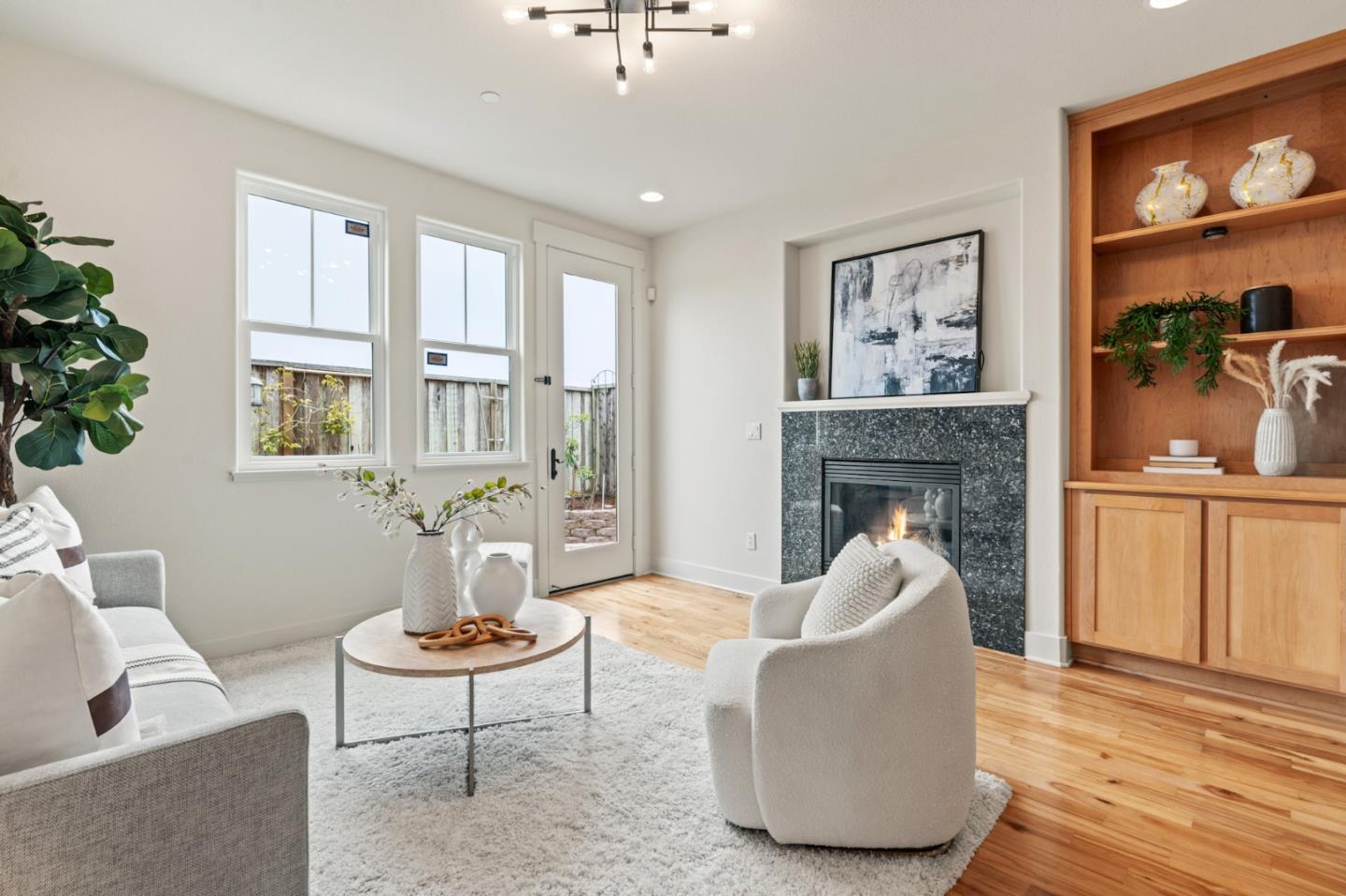221 Bayberry CIR