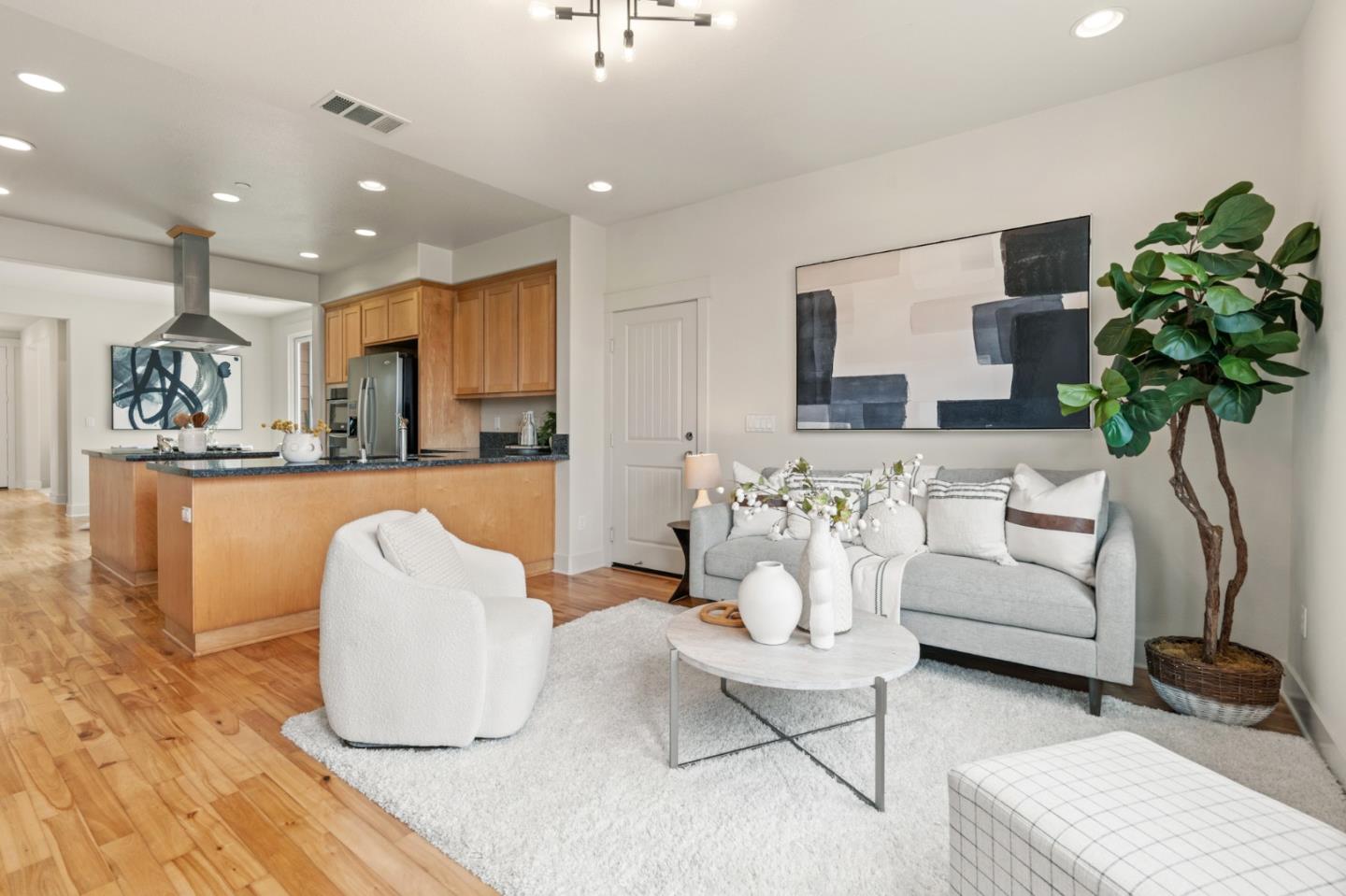 221 Bayberry CIR