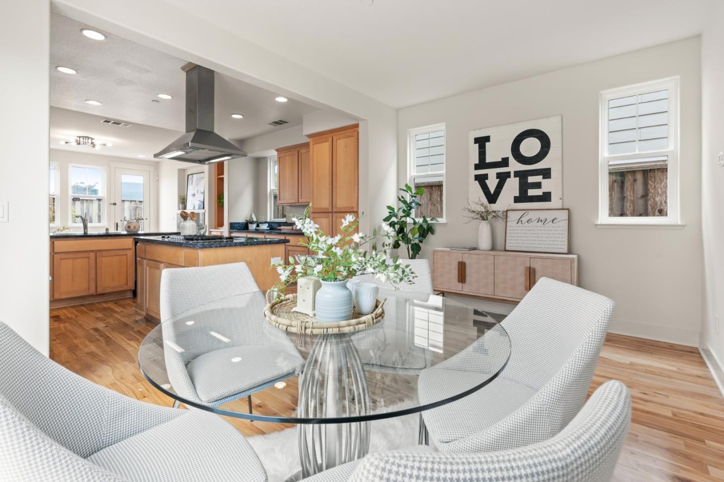 221 Bayberry CIR