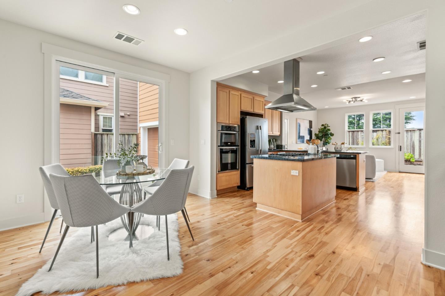 221 Bayberry CIR