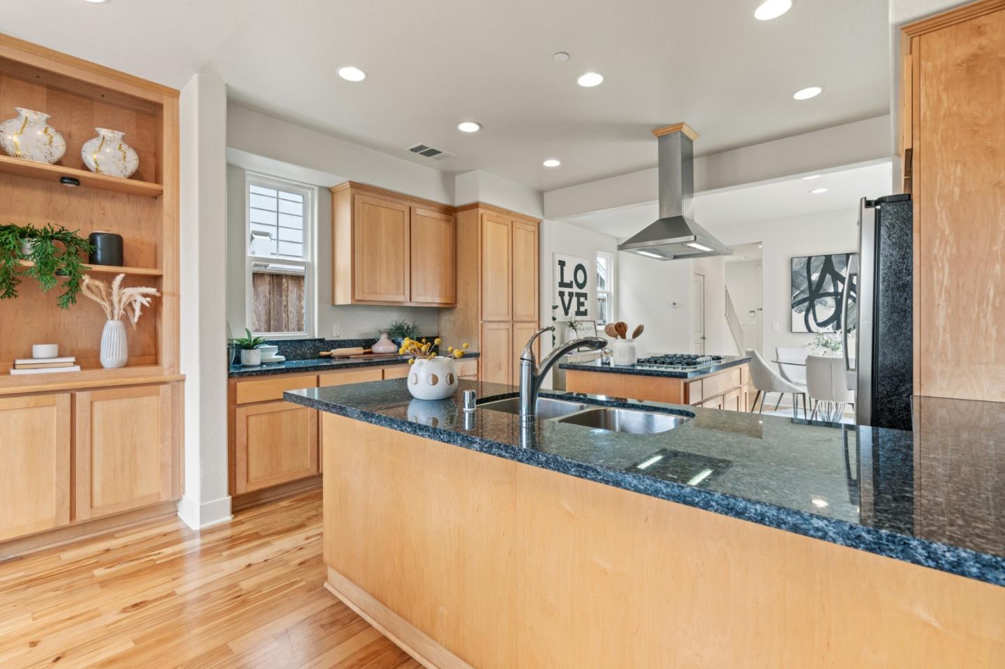 221 Bayberry CIR