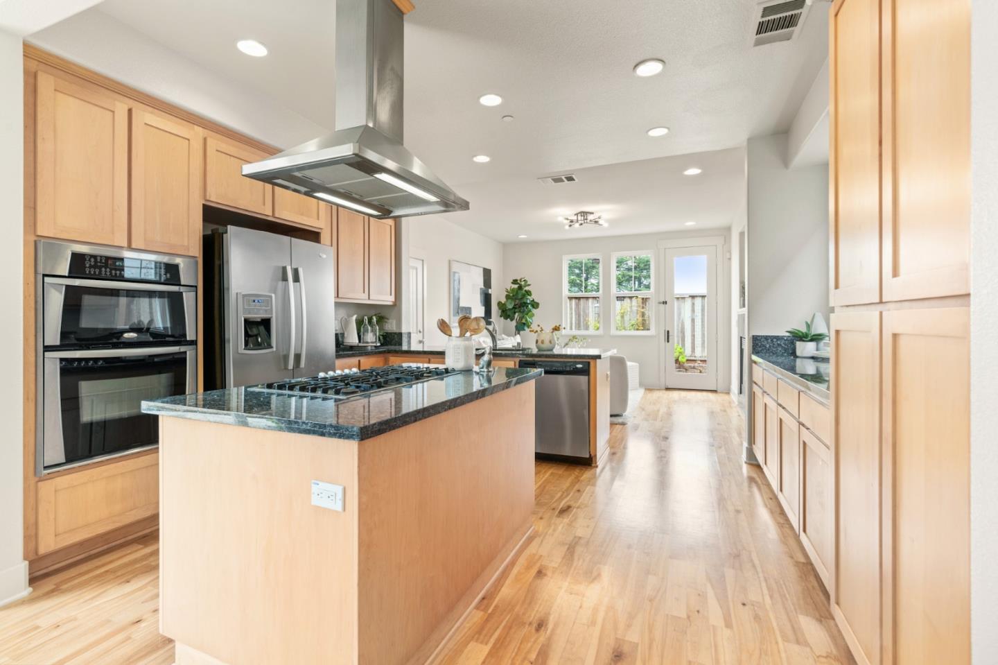 221 Bayberry CIR