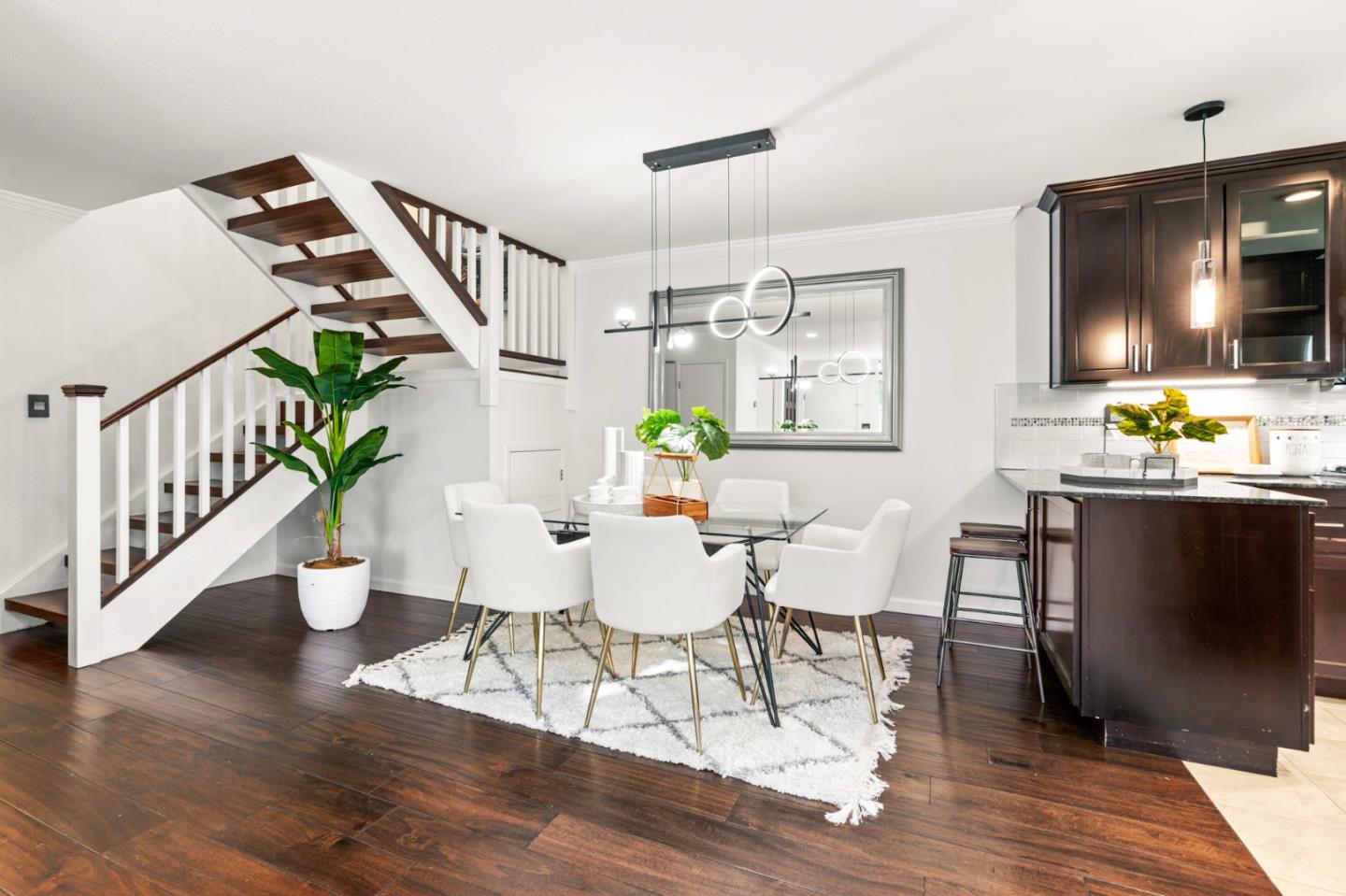 1115 Sprague LN