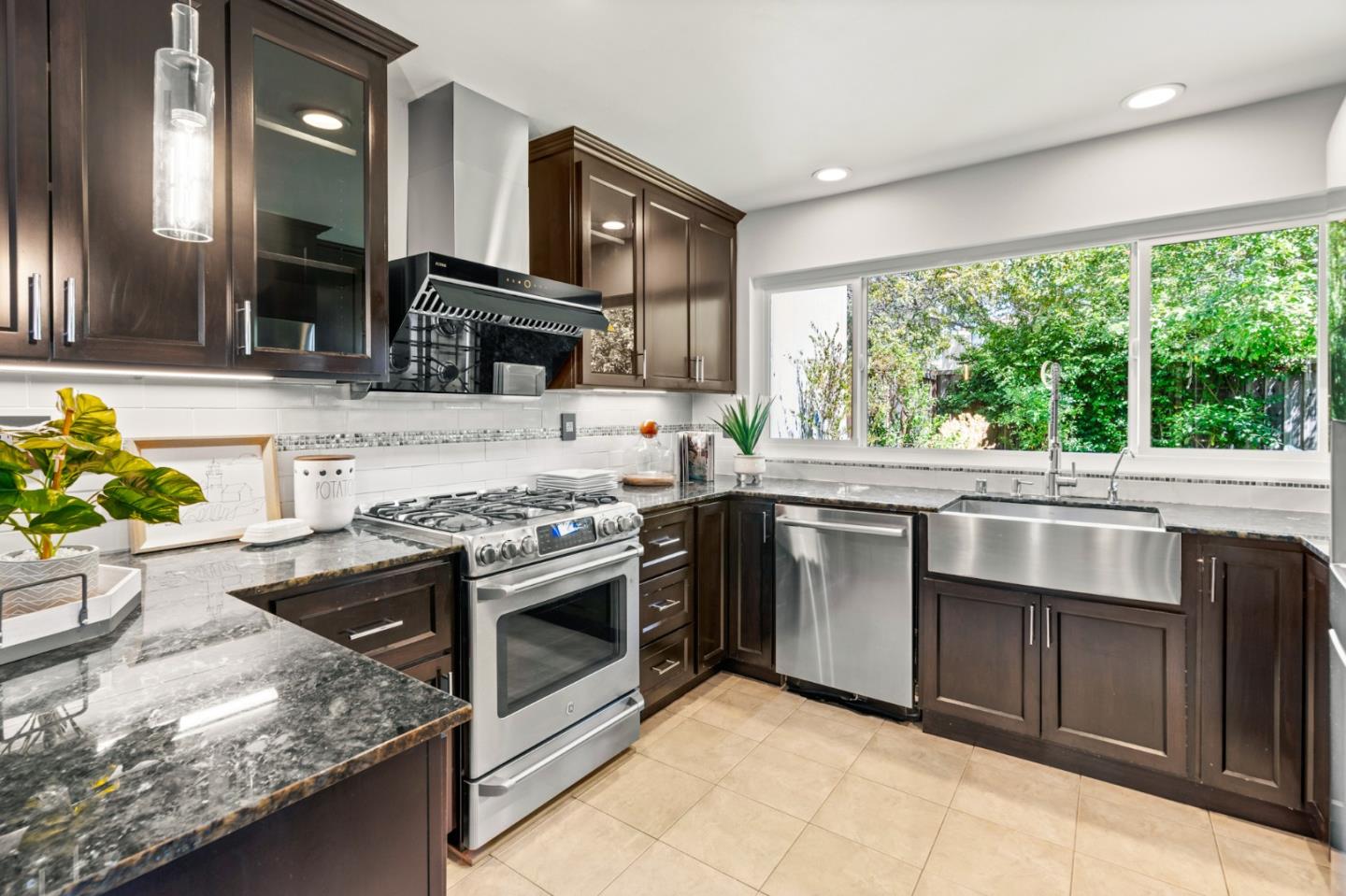 1115 Sprague LN