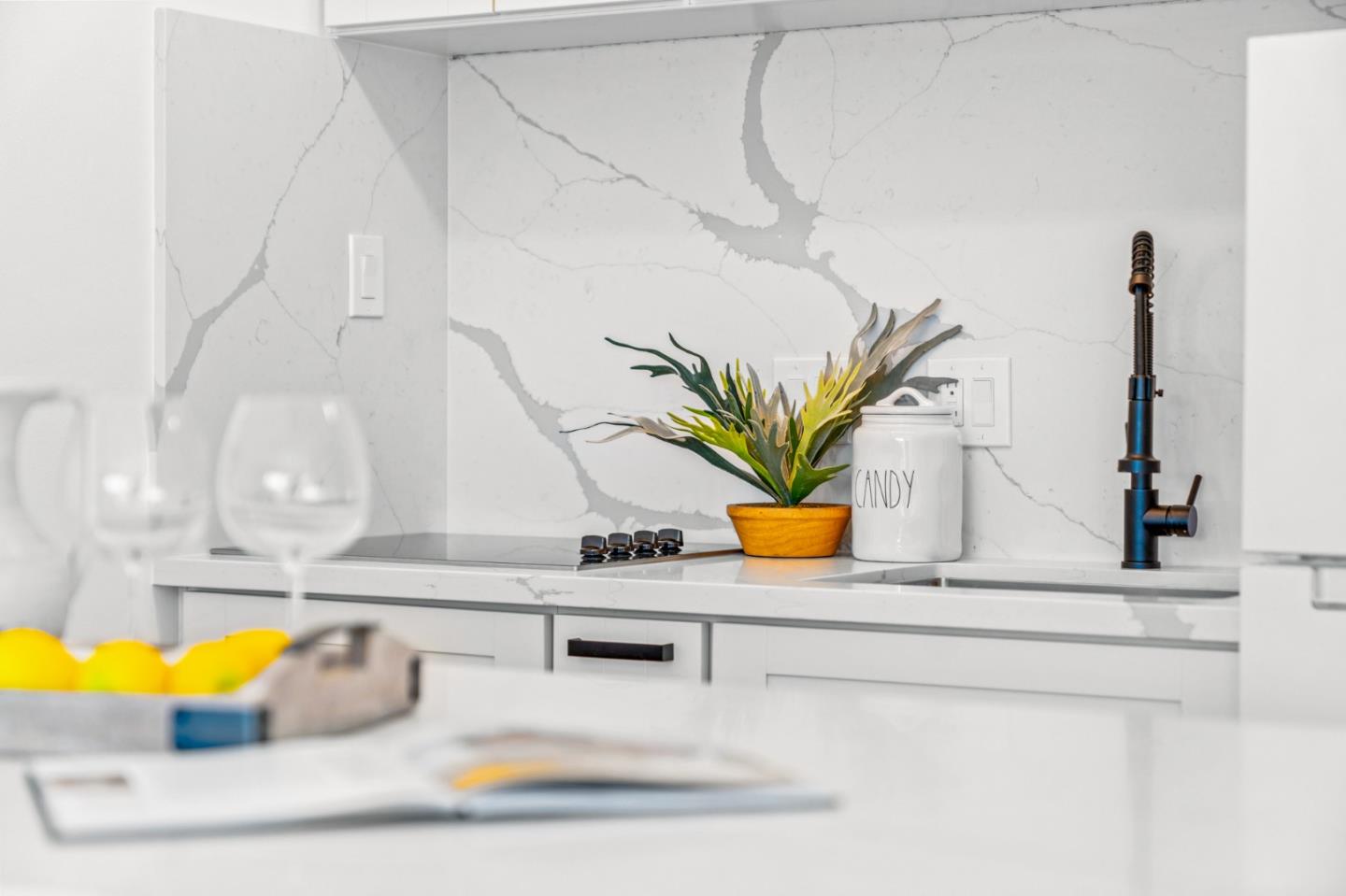 814 N Delaware ST 416