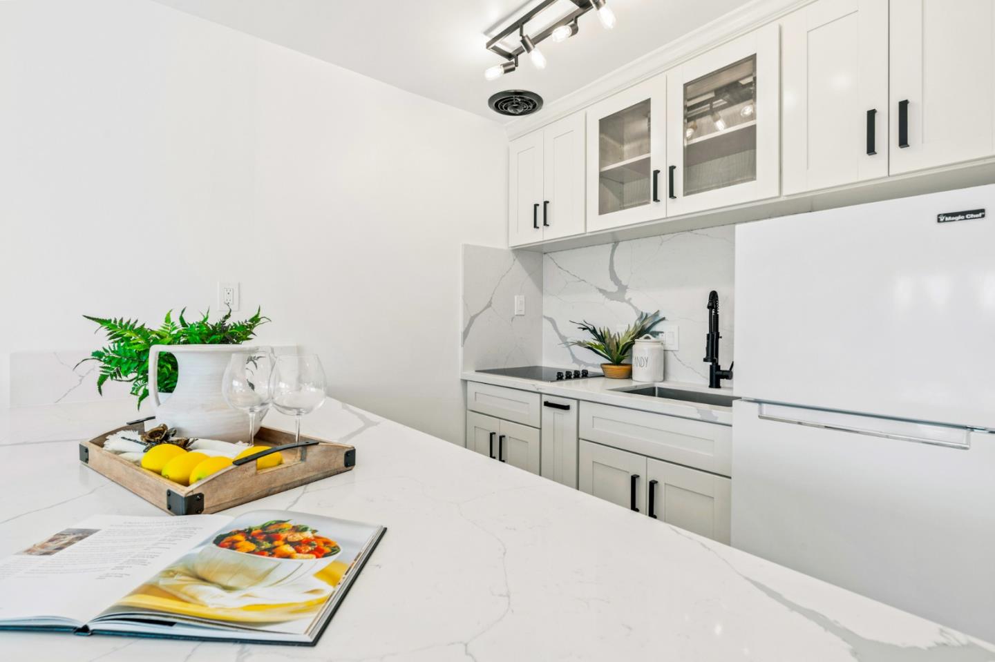 814 N Delaware ST 416