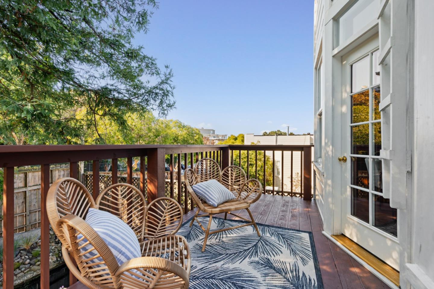 1129-1131 Broderick St