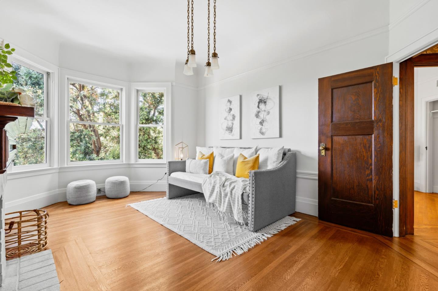 1129-1131 Broderick St