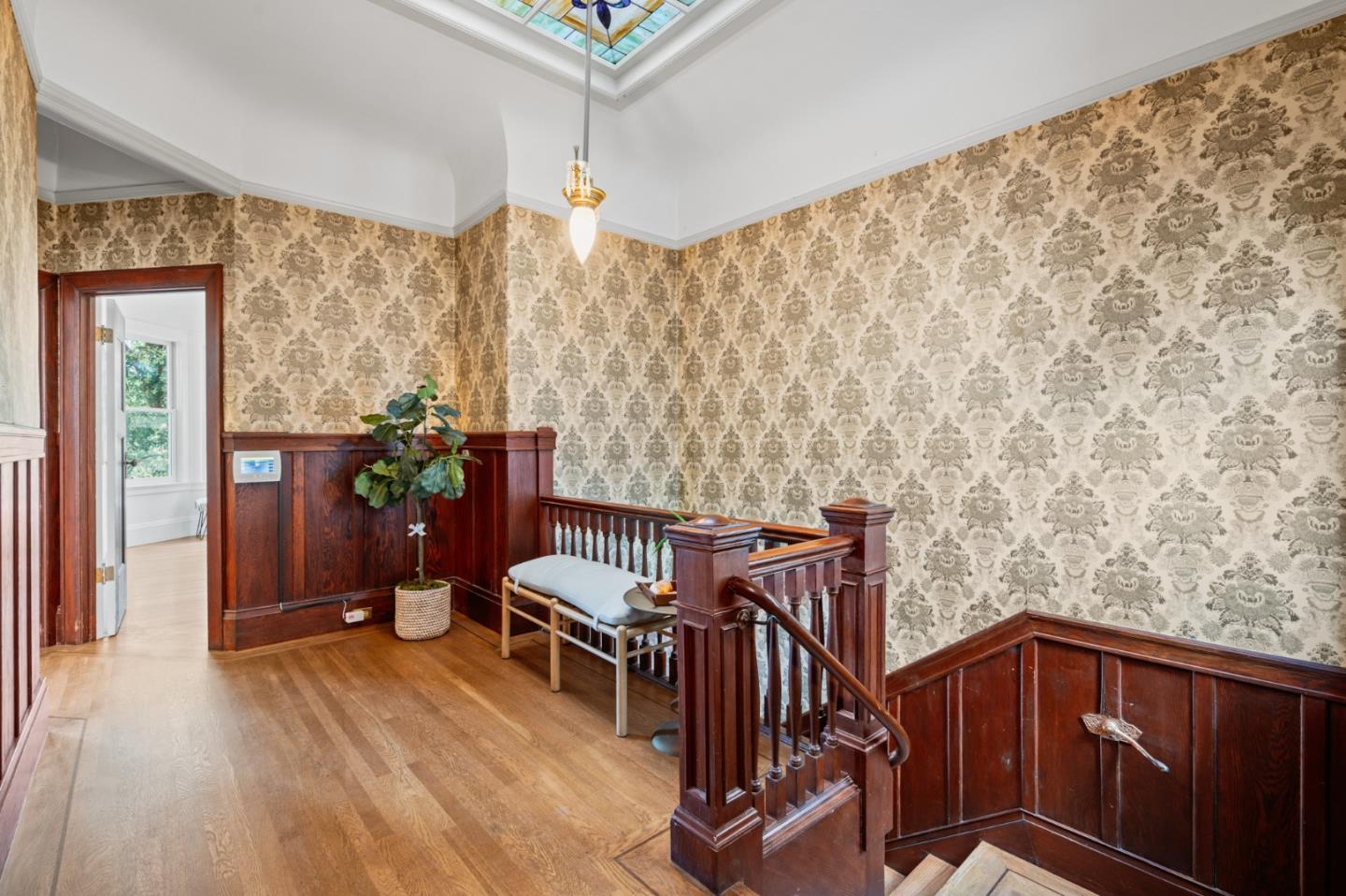 1129-1131 Broderick St