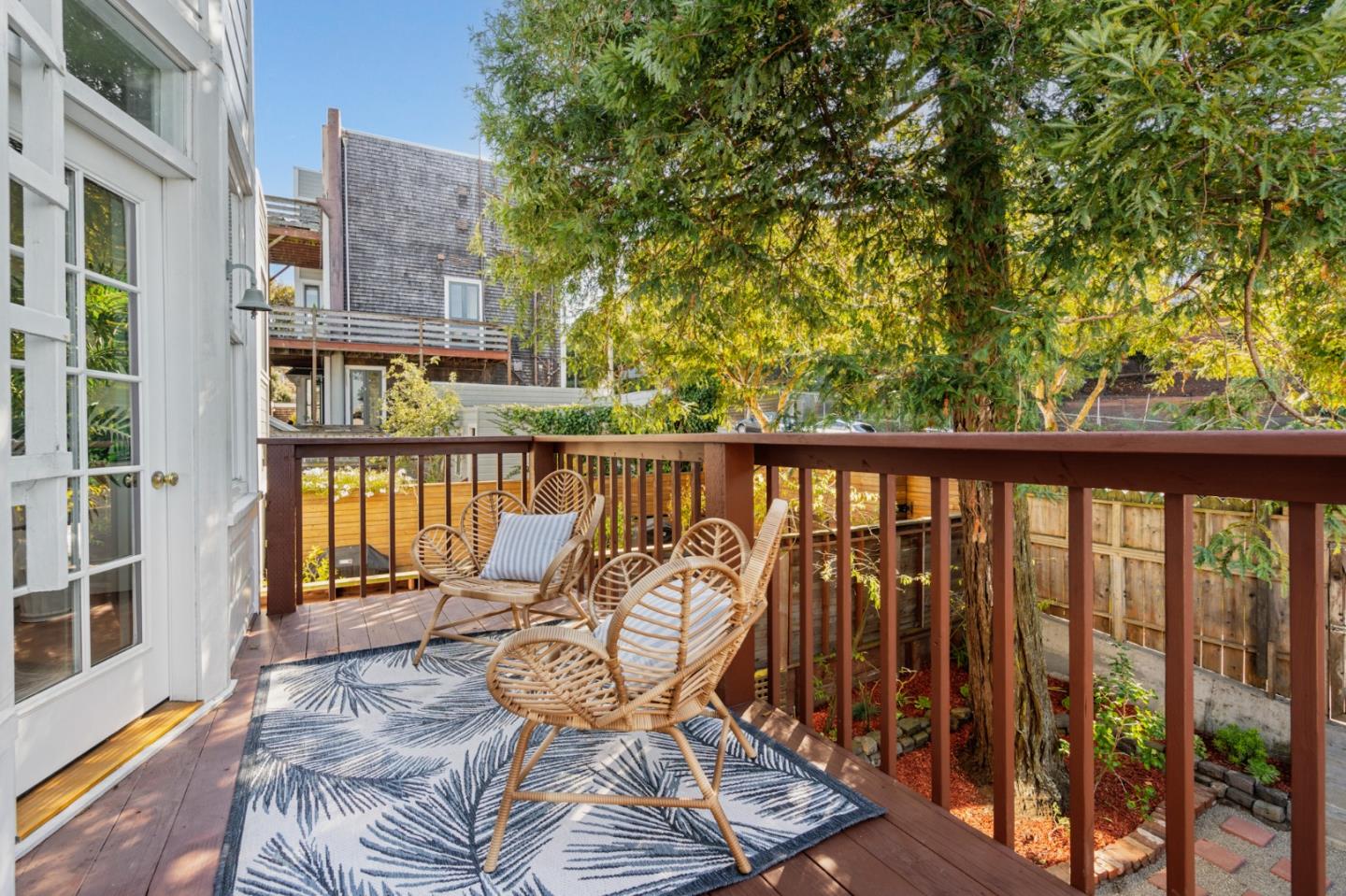 1129-1131 Broderick St