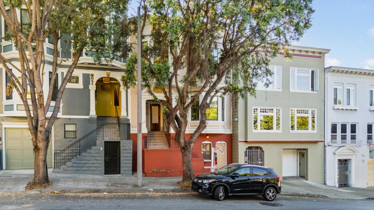 1129-1131 Broderick St