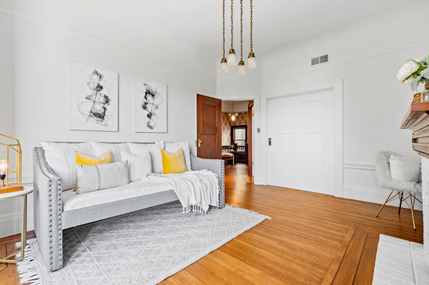 1129-1131 Broderick St