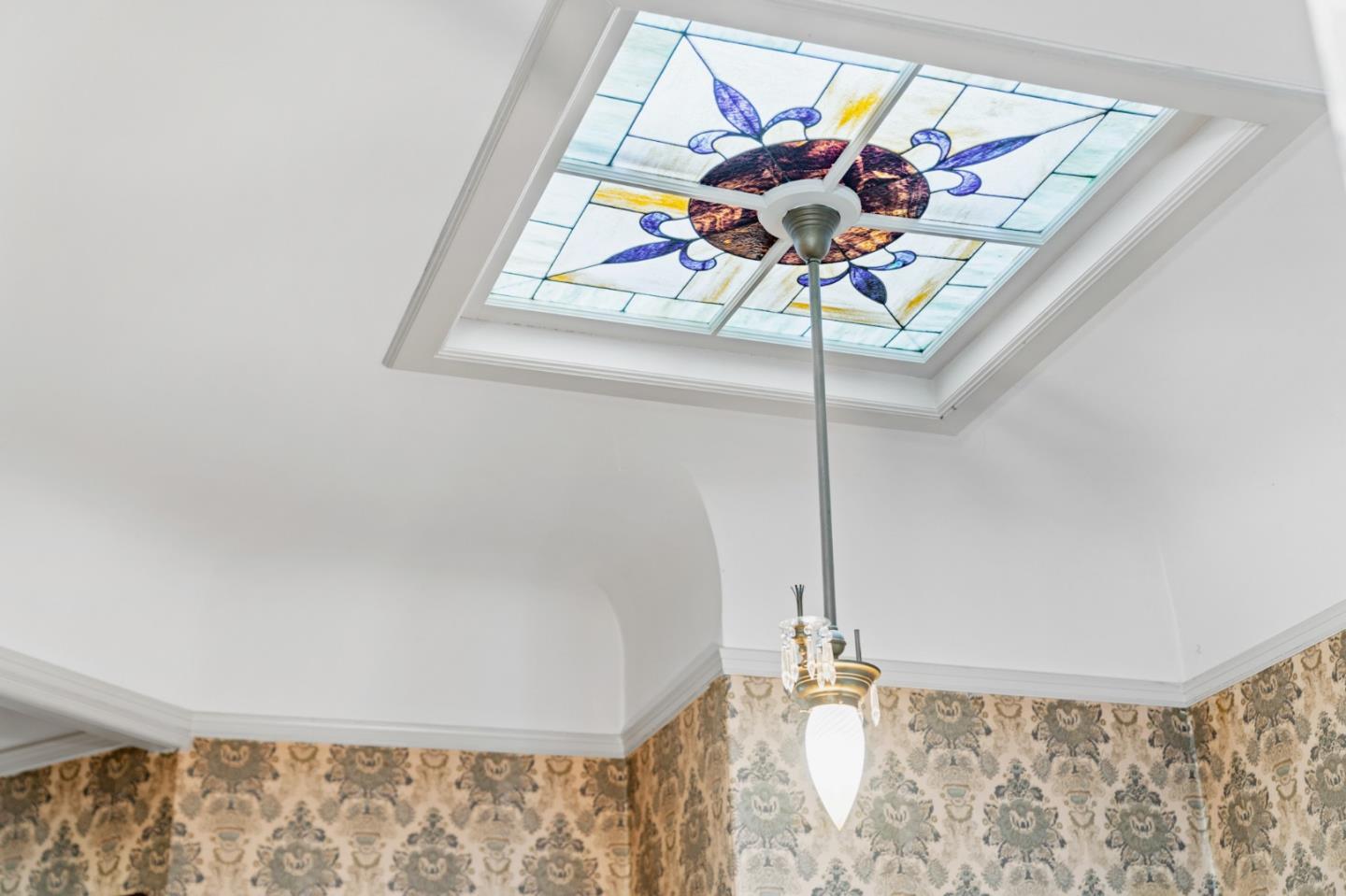 1129-1131 Broderick St