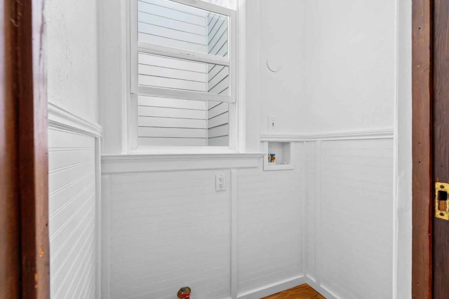 1129-1131 Broderick St