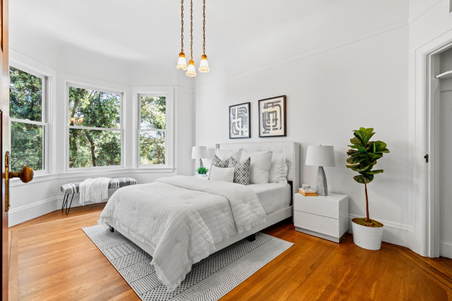 1129-1131 Broderick St