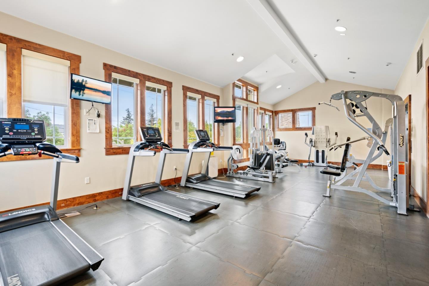 2881 Meridian Ave 113