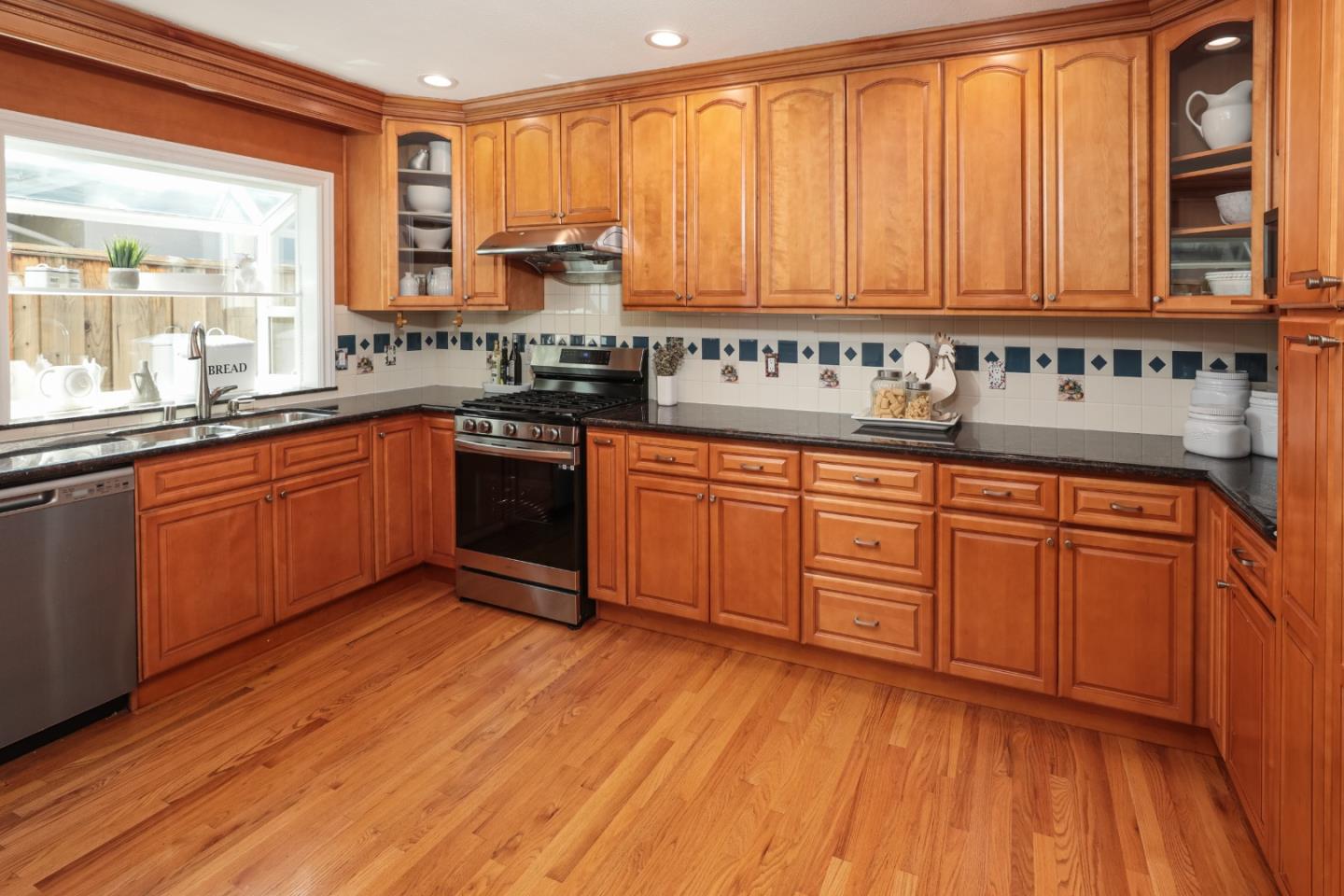 745 Greer RD