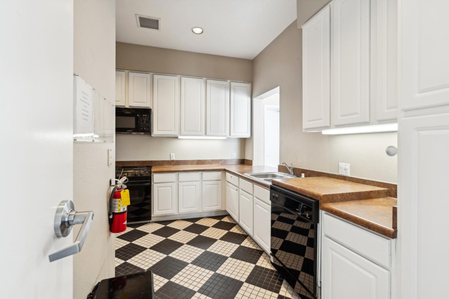 860 Meridian Bay Ln 231