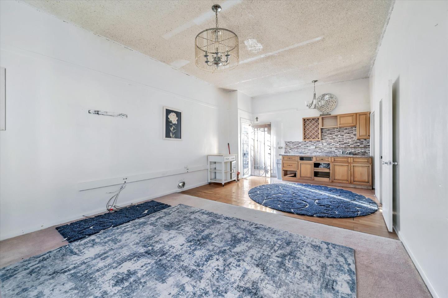 1401 Silver Ave