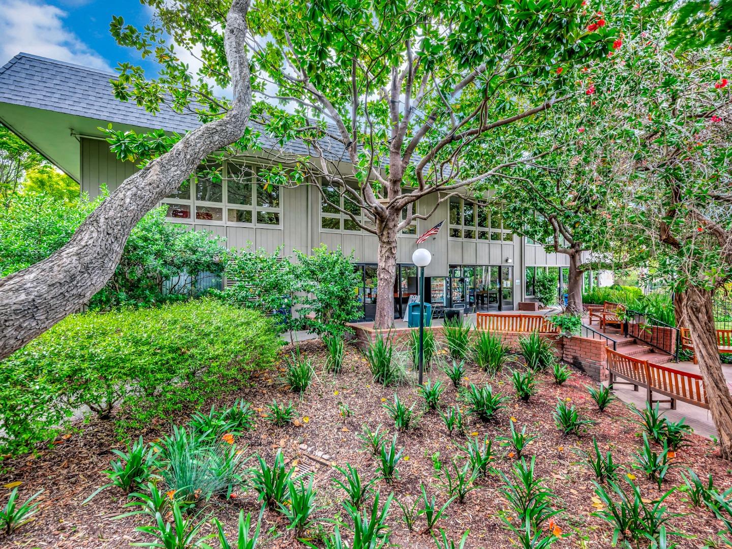 6209 Shelter Creek Ln