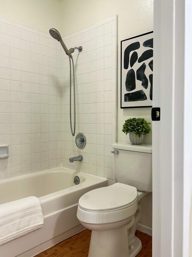 6209 Shelter Creek Ln