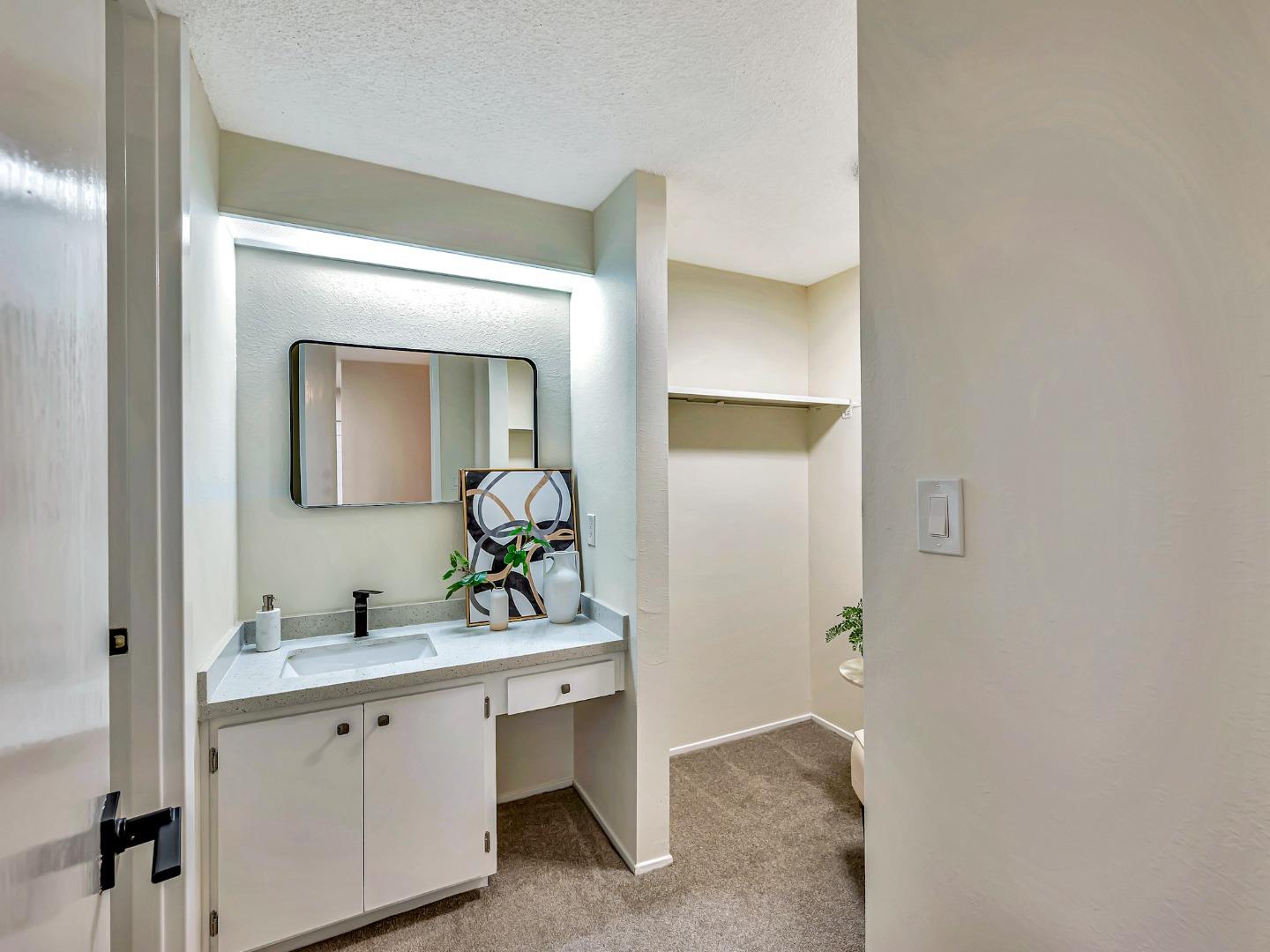 6209 Shelter Creek Ln