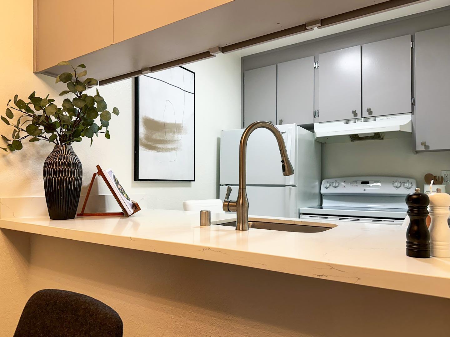 6209 Shelter Creek Ln