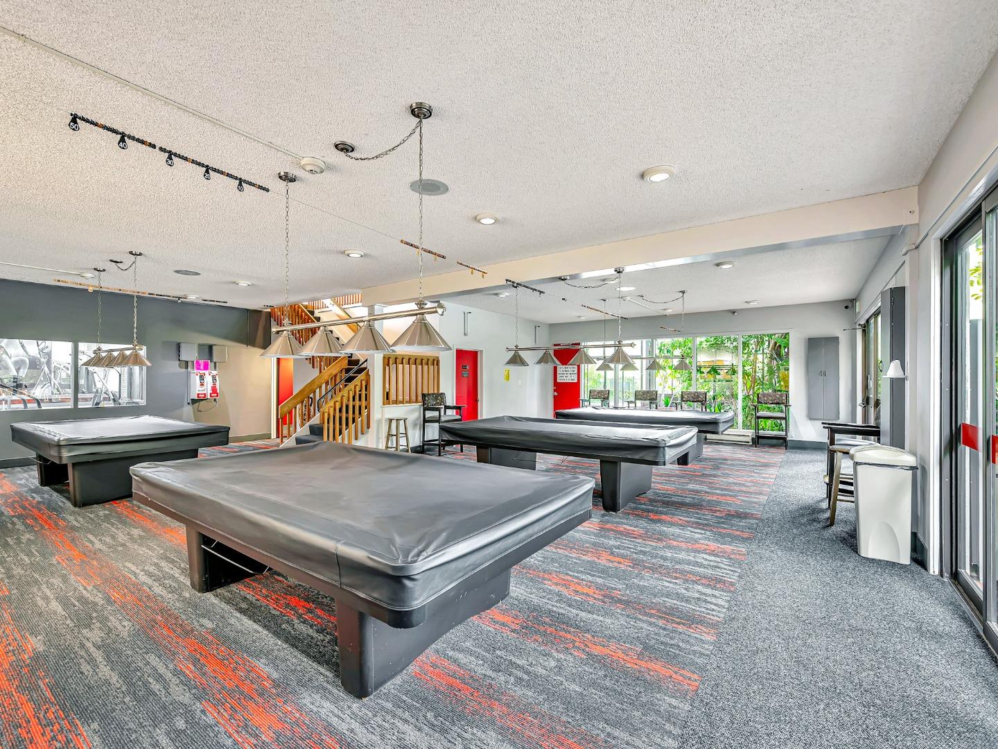 6209 Shelter Creek Ln