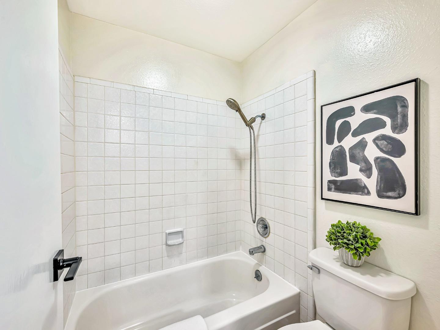 6209 Shelter Creek Ln