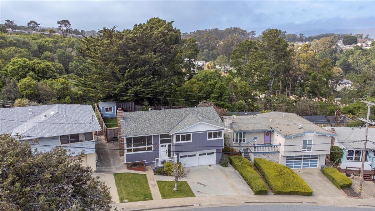 2490 Rosewood DR