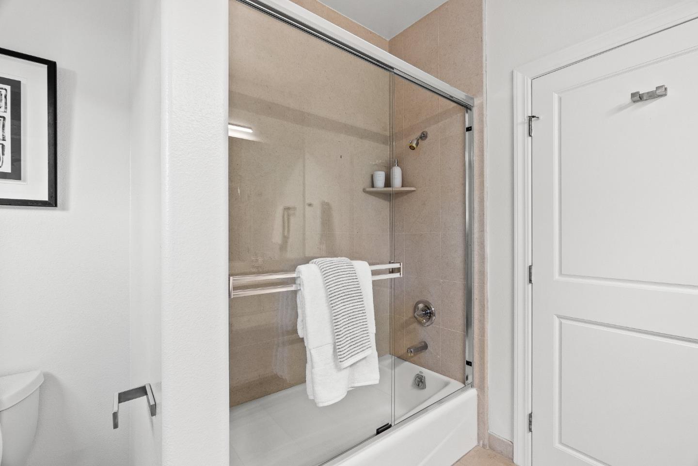 325 East Oakwood Boulevard