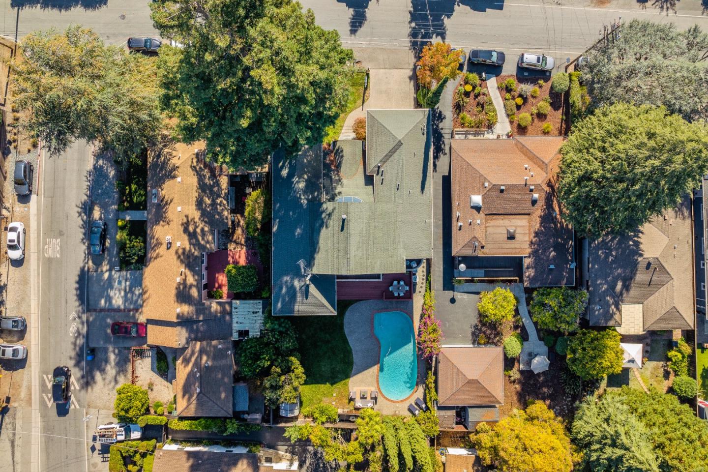 325 East Oakwood Boulevard