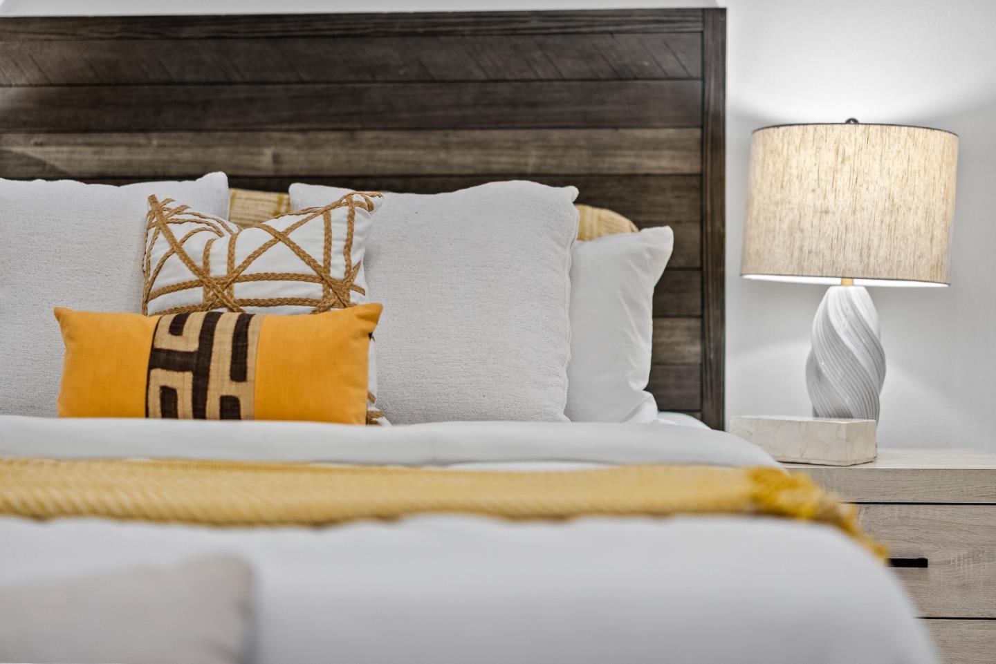 325 East Oakwood Boulevard